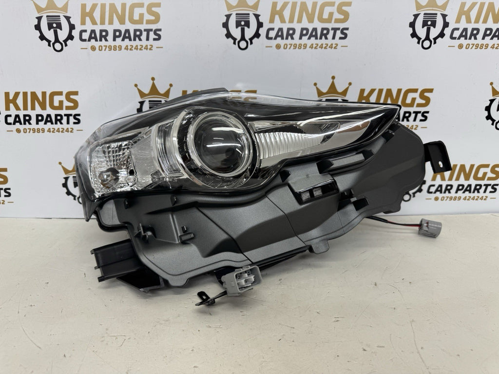 Lexus IS 300h 2013 - 2016 Front Right Xenon Headlight / Driver Side