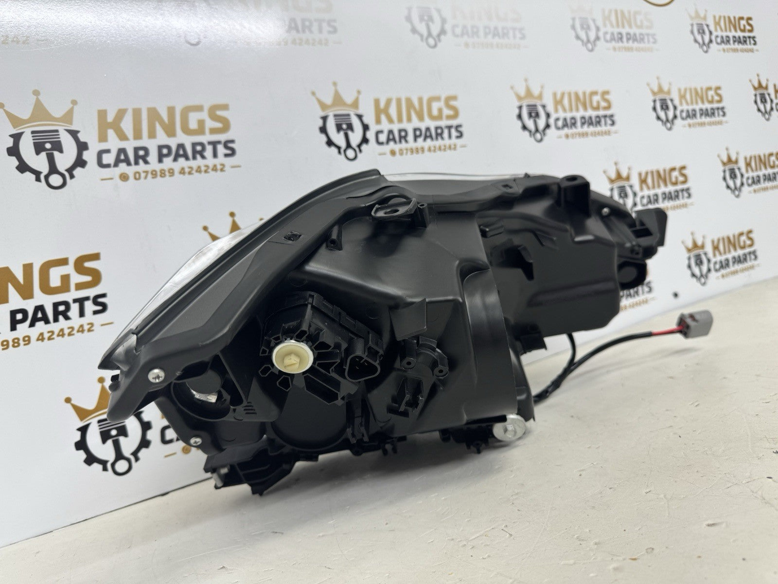 NEW Lexus IS 300h 2013 - 2016 Front Left Xenon Headlight / Passenger Side