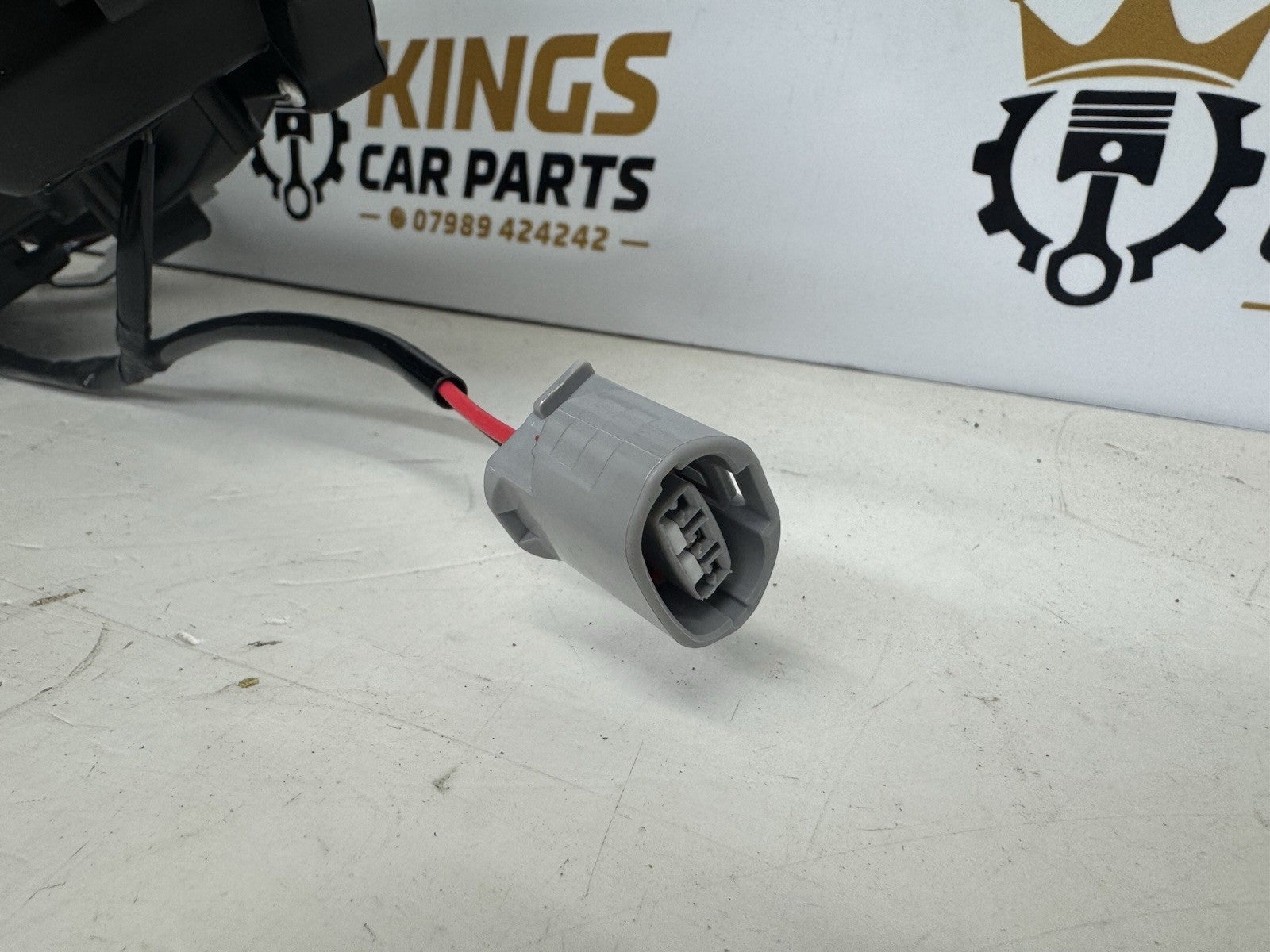 NEW Lexus IS 300h 2013 - 2016 Front Left Xenon Headlight / Passenger Side