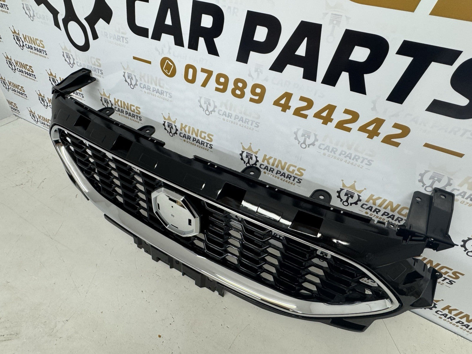 MG ZS 2020-2024 Front Bumper Grille With Chrome 10633336