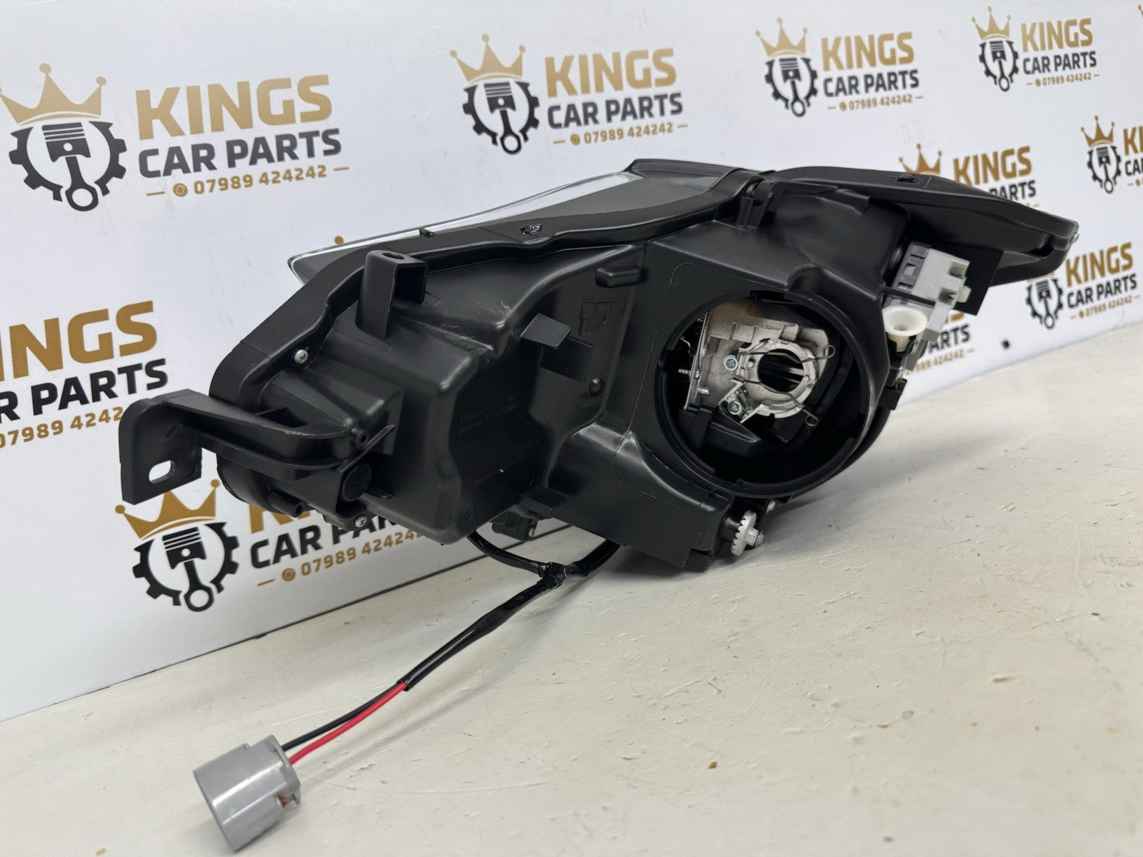 Lexus IS 300h 2013 - 2016 Front Right Xenon Headlight / Driver Side